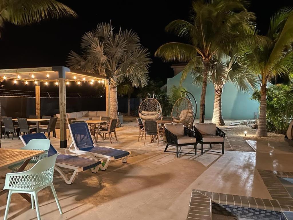 Island Club Turks & Grace Bay Place Exterior photo